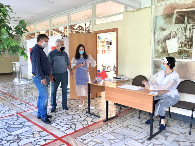 Реутовские депутаты посетили избирательные участки