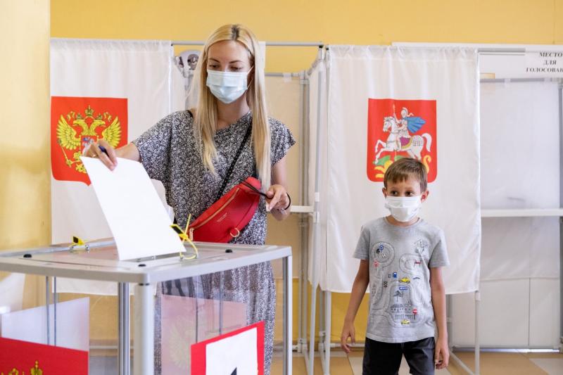 Голосование по поправкам в Конституцию РФ завершилось на всех участках в Реутове