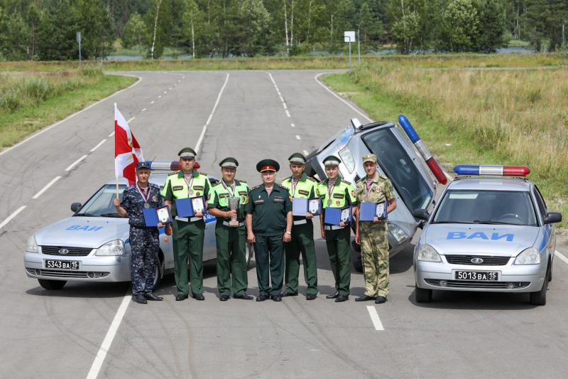 Военные автоинспекторы Росгвардии вошли в тройку лидеров на всеармейских соревнованиях "Дорожный патруль - 2020"