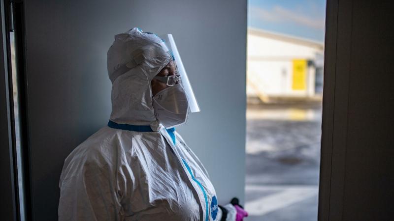 Врачи Домодедово спасли мужчину с 90% поражением легких