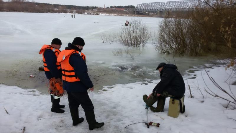 Лед на реке Ока в Кашире стал небезопасным