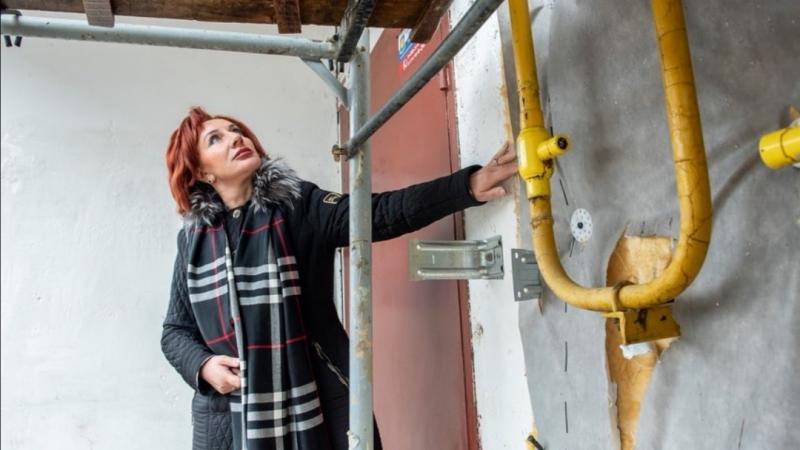 Татьяна Витушева проверила ход работ по ремонту фасадов жилых домов