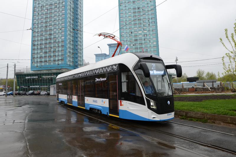 В Москву поступило 30 односекционных трамваев «Львенок»