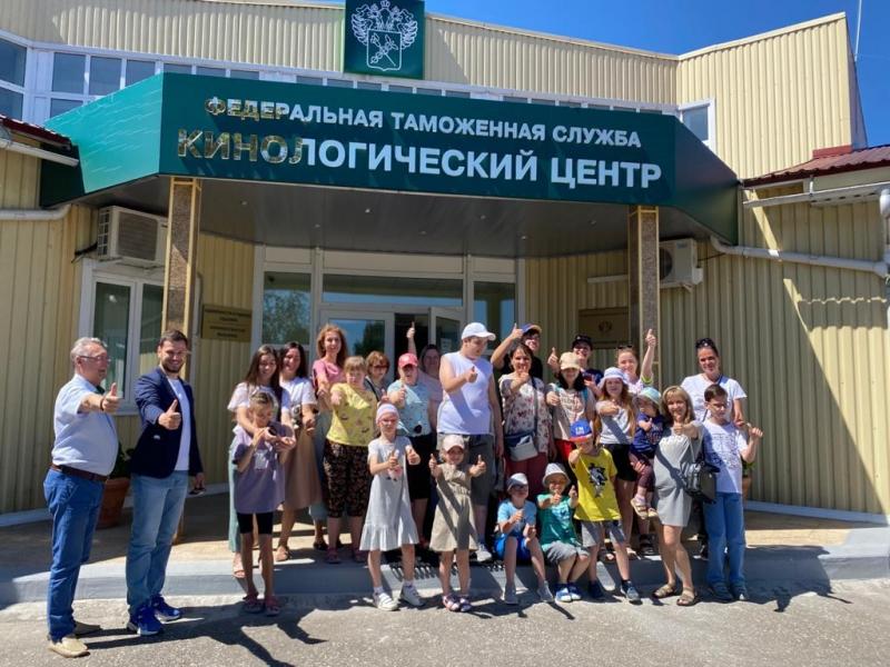 Единая Россия организовала экскурсию в рамках партийного проекта "Дорога возможностей"