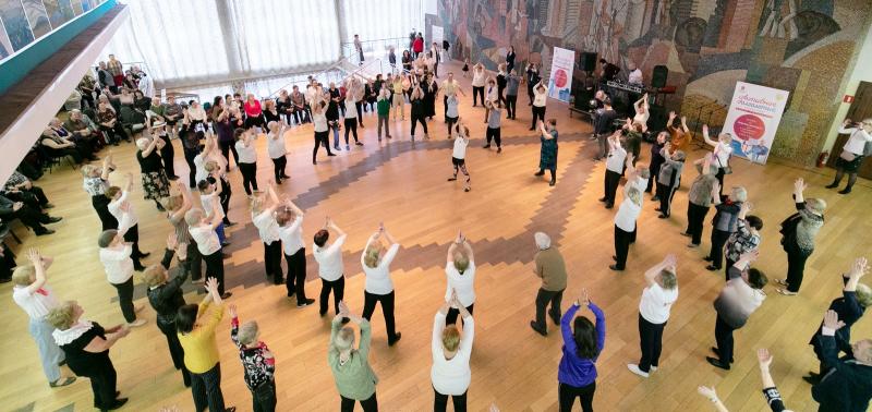 Танцпол для пенсионеров: "Активное долголетие" в Реутове