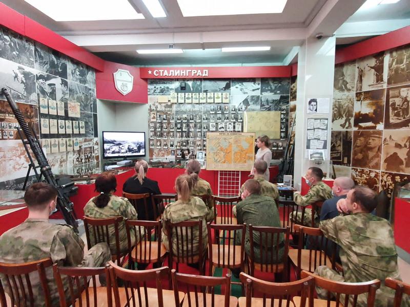 Росгвардейцы Приангарья посетили музейно-выставочные экспозиции, посвященные годовщине снятия блокады Ленинграда