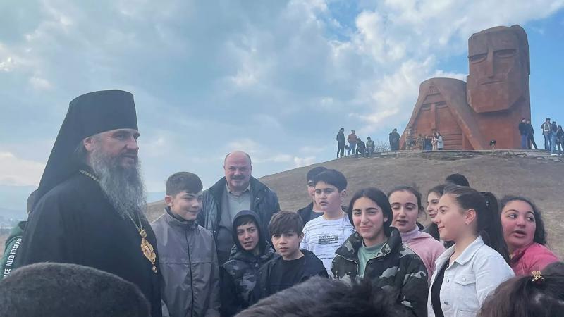 Это был исторический визит: глава русской общины Карабаха рассказал о приезде епископа РПЦ