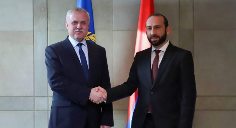 Глава МИД Армении и генсек ОДКБ обсудили ситуацию в карабахском Парухе