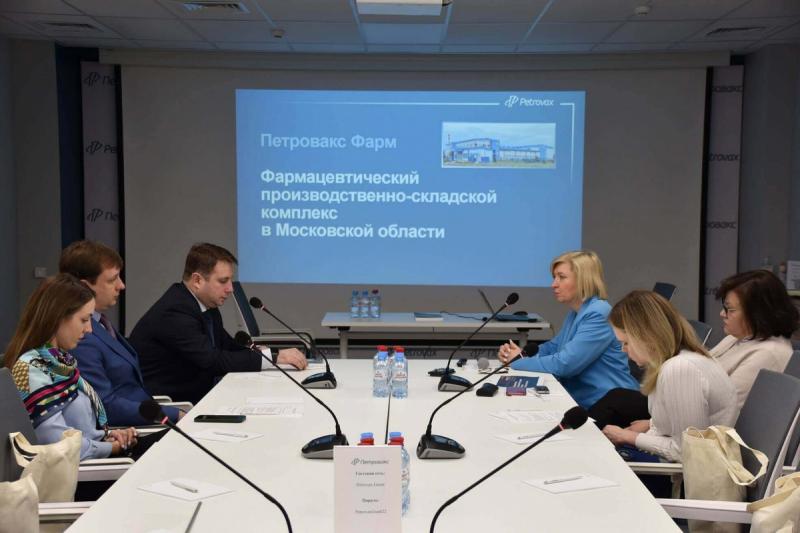 На «Петроваксе» обсудили импортозамещение и инвестиции в фармпроизводство