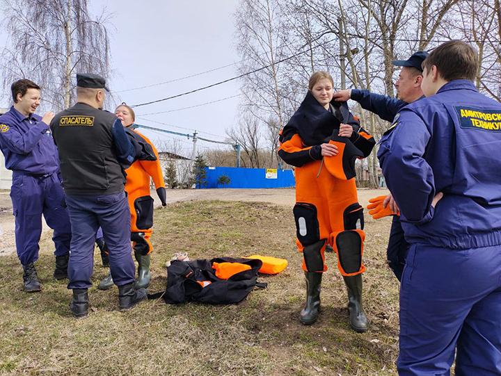 Спасатели ГКУ МО «Мособлпожспас» провели занятия со студентами Дмитровского техникума