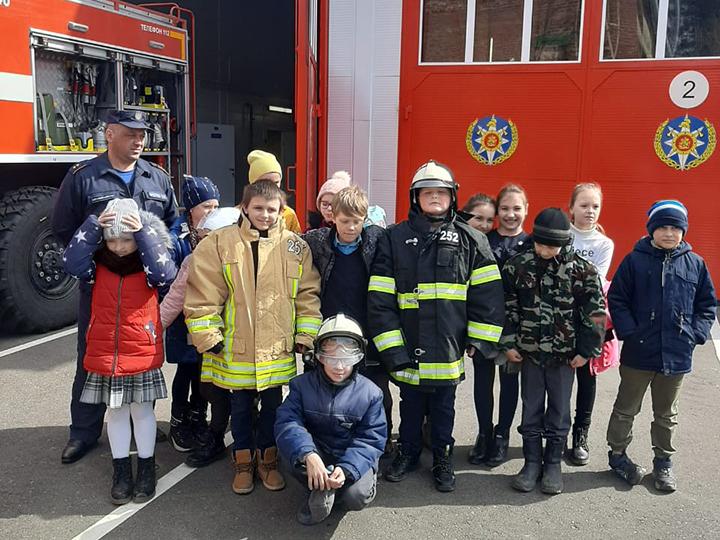 Огнеборцы отдельного поста 252-й пожарно-спасательной части ГКУ МО «Мособлпожспас» провели экскурсию для школьников
