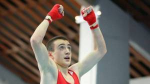 Боксер Гор Айвазян победил азербайджанского спортсмена и поборется за титул чемпиона Европы