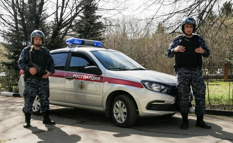 В Ленинском городском округе росгвардейцы задержали подозреваемого в краже одежды