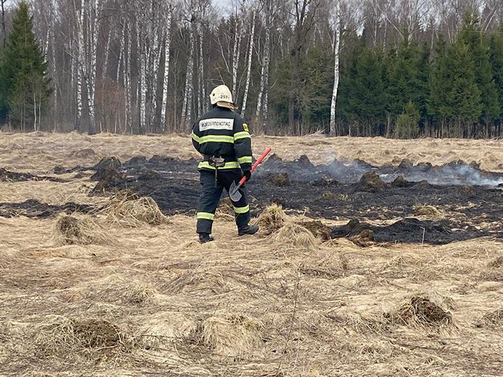 Сотрудники ГКУ МО «Мособлпожспас» напоминают о действии пожароопасного сезона в Подмосковье