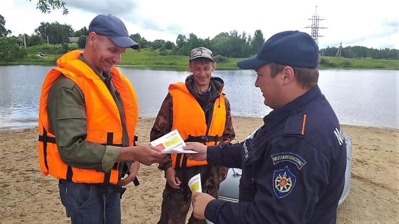 Спасатели ГКУ МО «Мособлпожспас» продолжили патрулирование несанкционированных мест купания