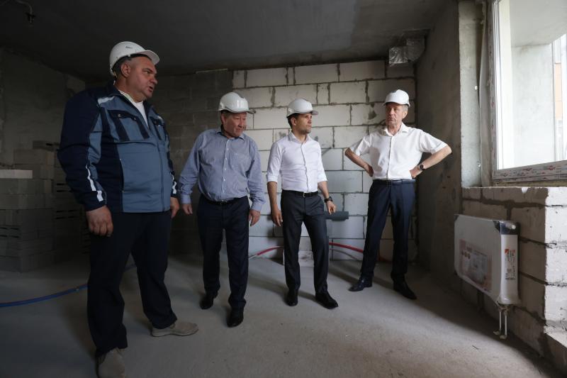 Глава Реутова проверил динамику строительства на 16 корпусе ЖК «Новокосино-2»
