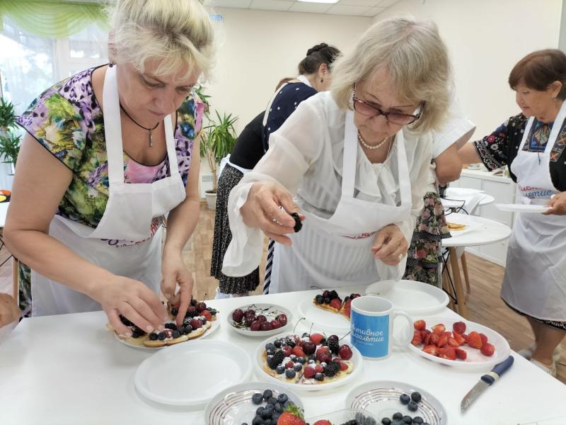 Кулинарный мастер-класс прошёл в королёвском клубе «Активное долголетие»