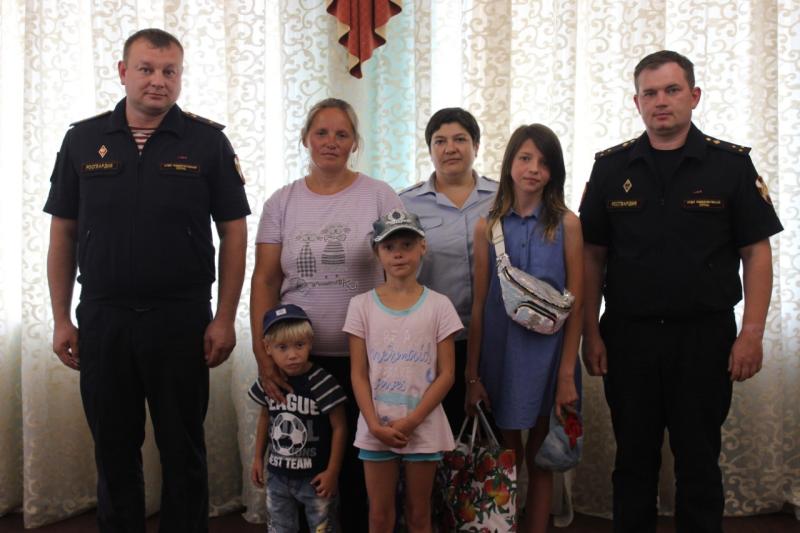 Волоколамские росгвардейцы приняли участие в акции «Собери ребенка в школу»