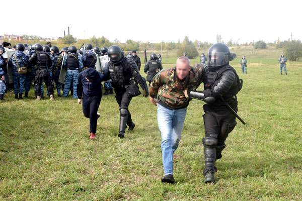 Сводный отряд рязанского УФСИН отработал действия по пресечению массовых беспорядков осужденных
