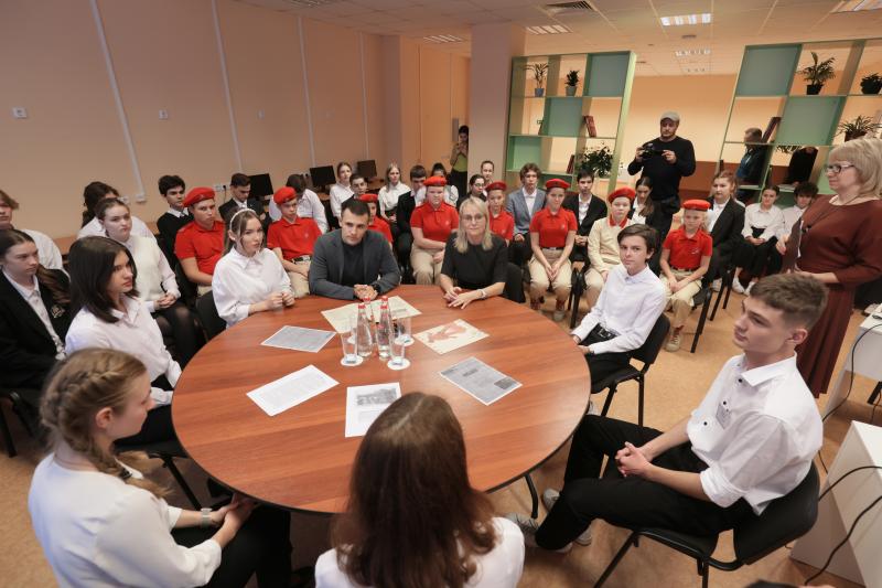 Школьники Реутова презентовали яркий, исторический и актуальный проект «Жизнь москвичей осенью 41 года» главе города