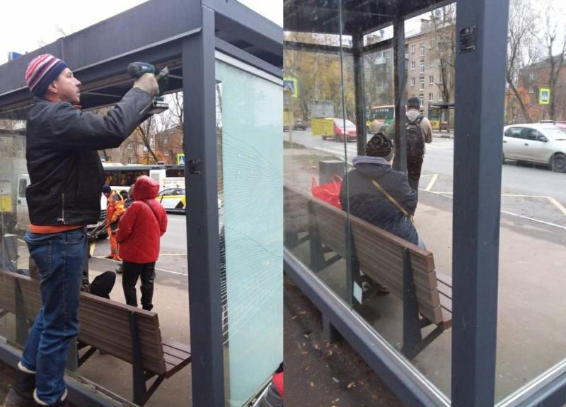 По улице Пионерская заменили поврежденное вандалами стекло на автопавильоне