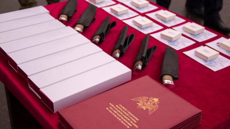 В Подмосковье сотрудникам спецподразделений Росгвардии вручены награды за отличие в службе