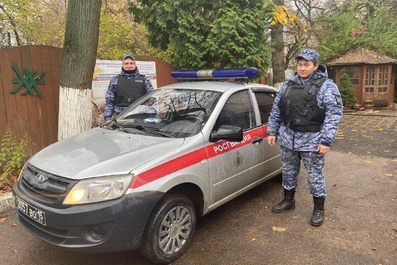 В Солнечногорске Росгвардейцы задержали подозреваемого в незаконном проникновении на территорию частного дома