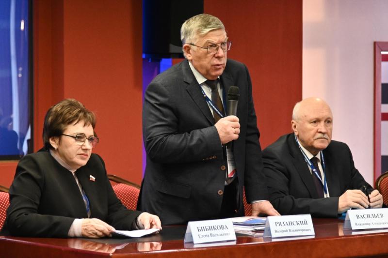 В Москве прошел социальный форум «Совместная работа региональных отделений Союза пенсионеров России и органов власти по сохранению здоровья пожилых людей».