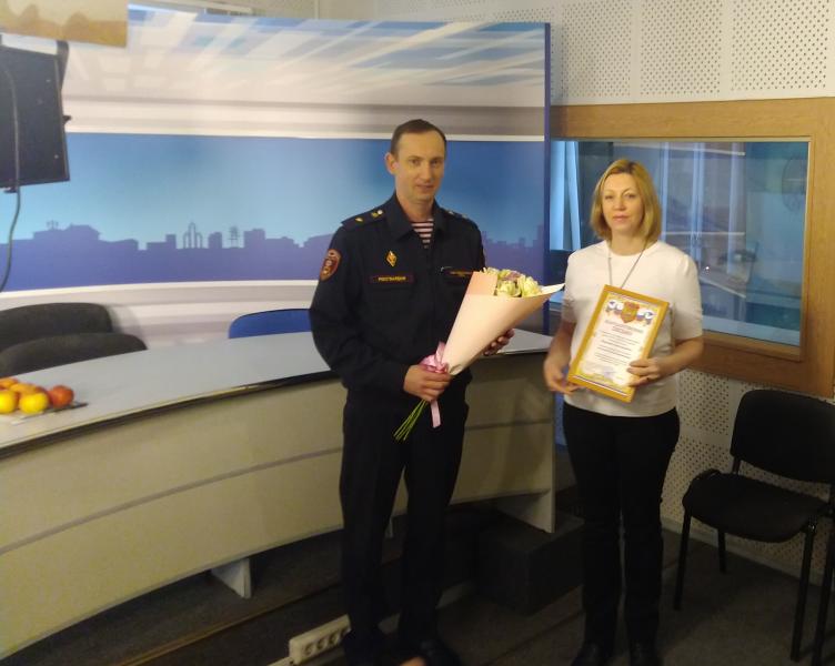 Ступинские Росгвардейцы поздравили с профессиональным
праздником всех журналистов Ступинского ТВ «Комсет».