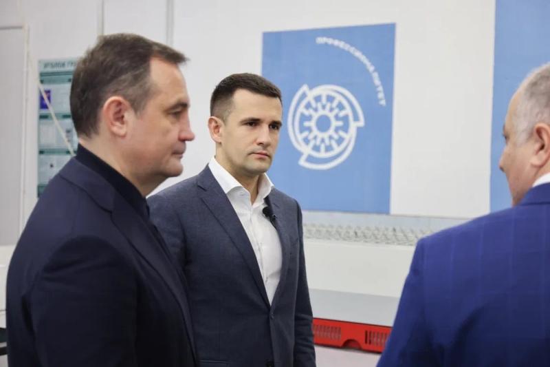 Игорь Брынцалов и Станислав Каторов посетили колледж «Энергия»