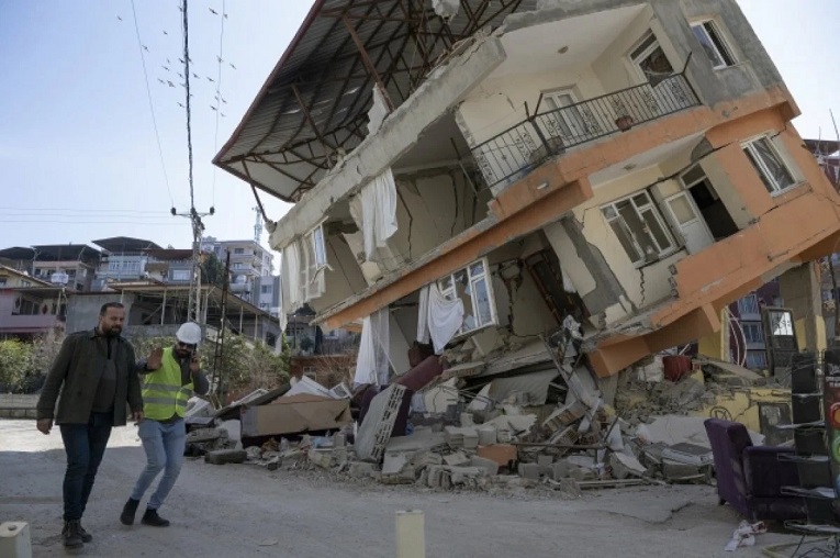 Землетрясение в Турции, или будет ли Баку помогать братской Анкаре