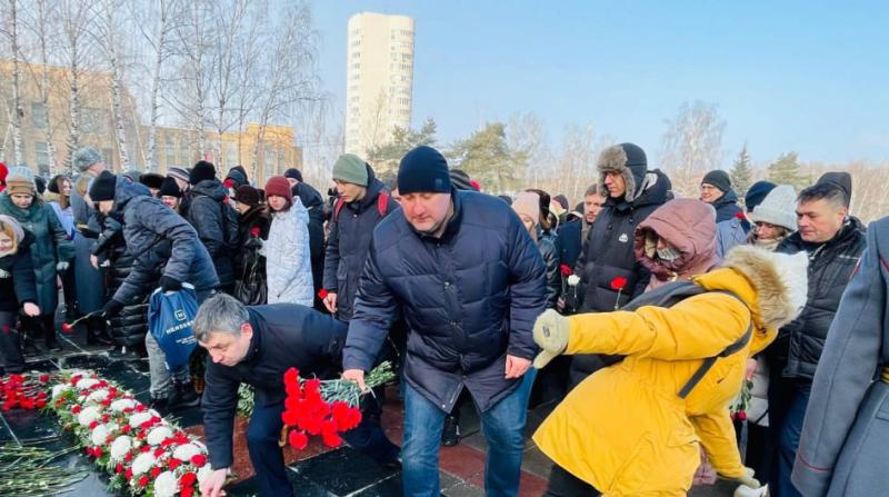 Кирилл Кудряшов к 23 февраля принял участие в возложении цветов на Мемориале Славы
