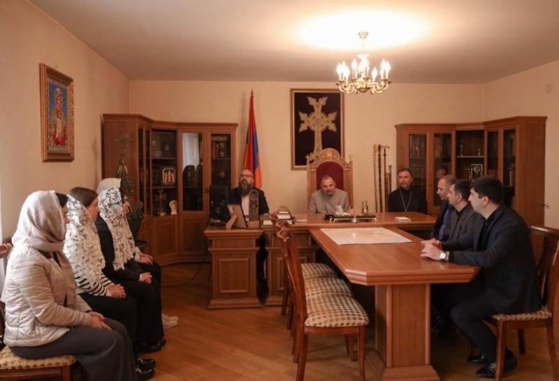 Глава Арцахской епархии ААЦ встретился с представителями молодёжного движения им. маршала Баграмяна Нагорного Карабаха