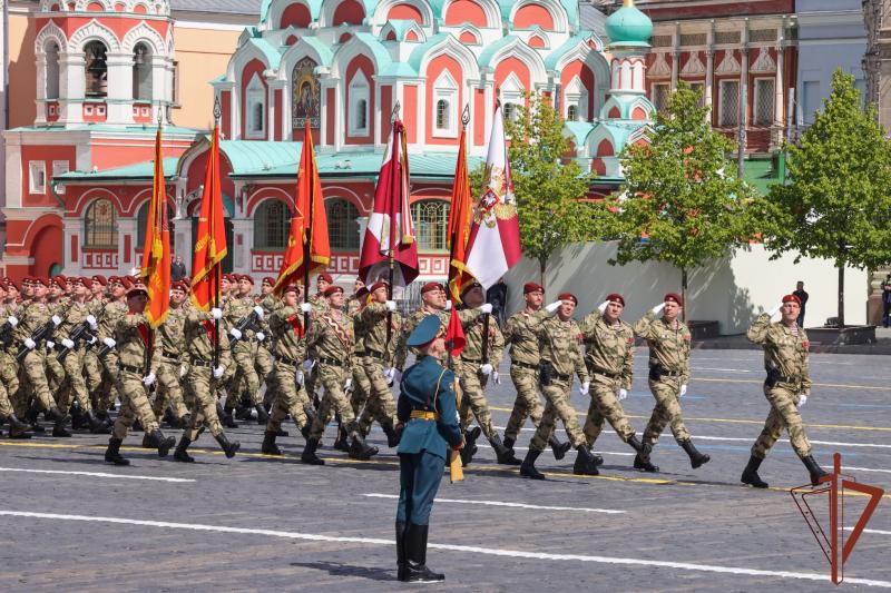 Военнослужащие Росгвардии приняли участие в военном параде на Красной площади