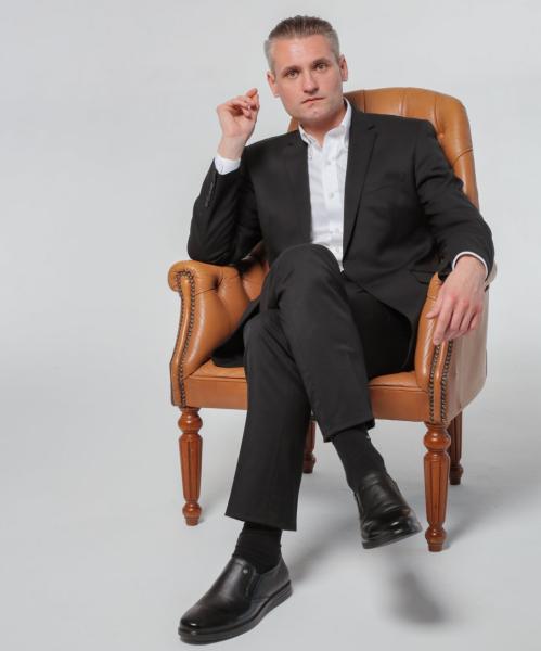 Владимир Лосев: как коррекция зубов и стоматолог могут изменить твое лицо без операций