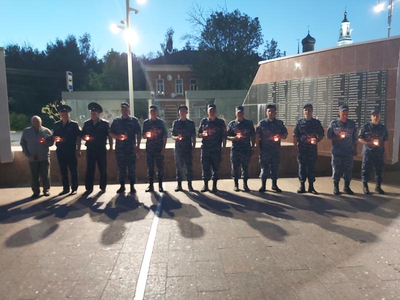 Сотрудники Волоколамского Отдела вневедомственной охраны Росгвардии приняли участие в акции «Свеча памяти»
