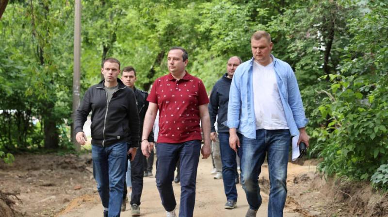 Кирилл Кудряшов совместно с Главой г.о. Королев проверил ход благоустройства дворовой территории