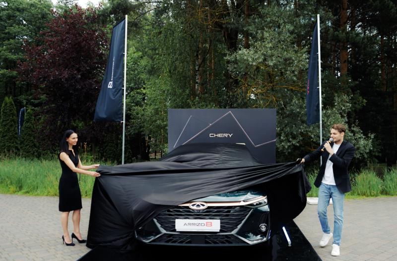 Дилерские центры АвтоСпецЦентр CHERY презентовали первый седан
от бренда CHERY – CHERY ARRIZO 8