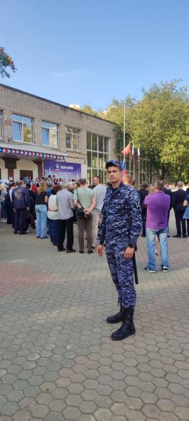 Сотрудники Королевского ОВО Главного управления Росгвардии обеспечили общественный порядок в день знаний.