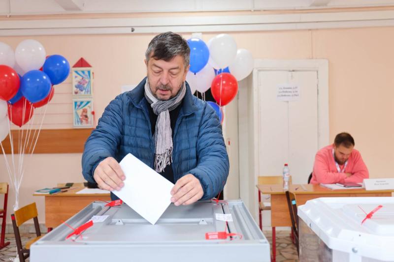 Председатель Еврейской национальной культурной автономии Реутова Виталий Широченко отдел свой голос на выборах