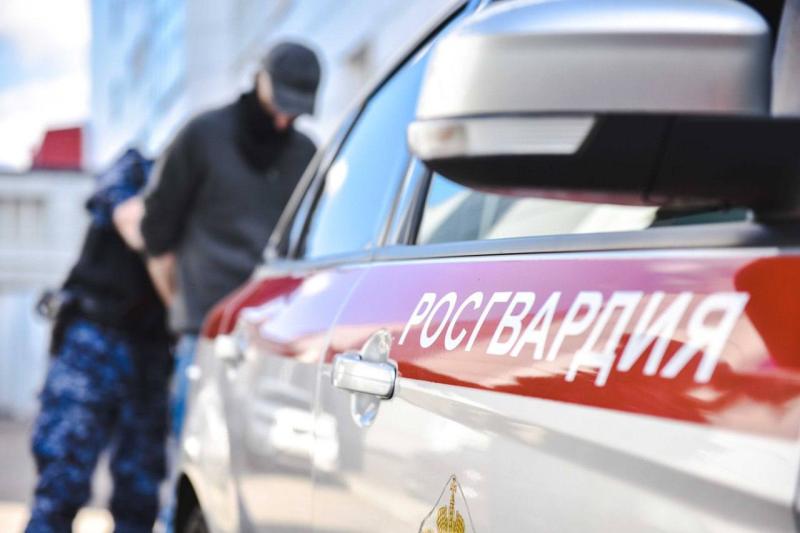 Сотрудники Егорьевского ОВО задержали гражданина, вскрывшего замок на гараже