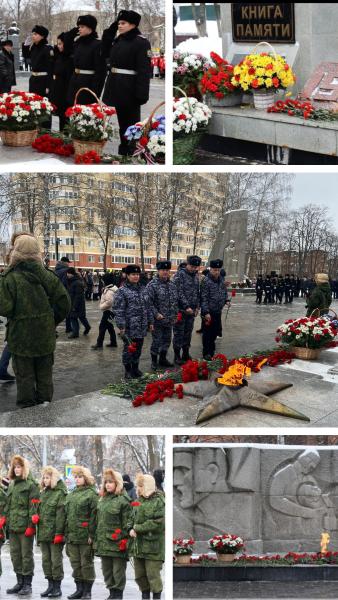 Ступинские Росгвардейцы приняли участие в церемонии возложения цветов к памятникам