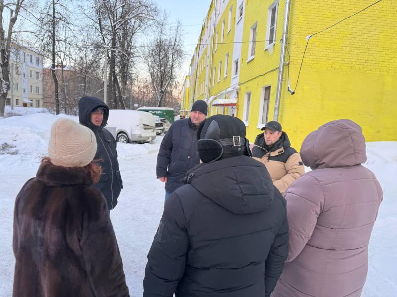 Провел очередную встречу с жителями многоквартирного дома на проезде Воровского