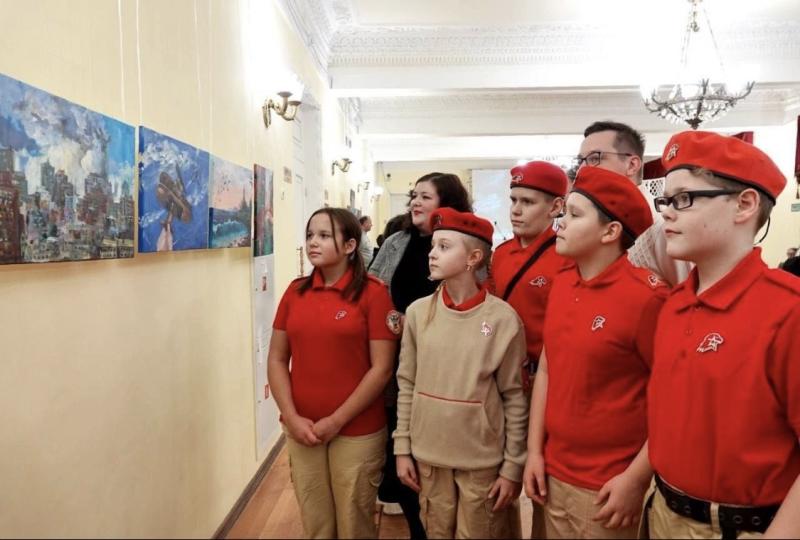 Выставка в поддержку участников СВО проходит в Сергиевом Посаде