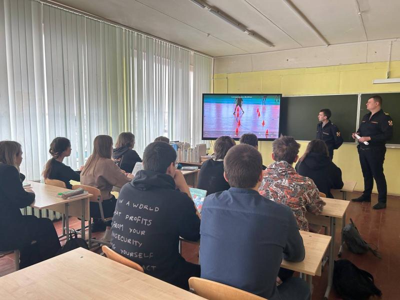Солнечногорские росгвардейцы провели открытый урок в МБОУ СОШ «Лесные озера».