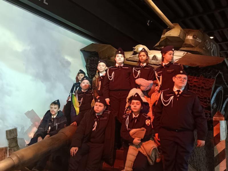 Кадеты гвардейского класса Росгвардии посетили музей военно-патриотического парка «Патриот»