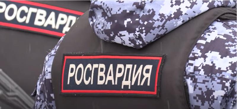 В Пушкино росгвардейцы задержали подозреваемого в разбое на территории магазина