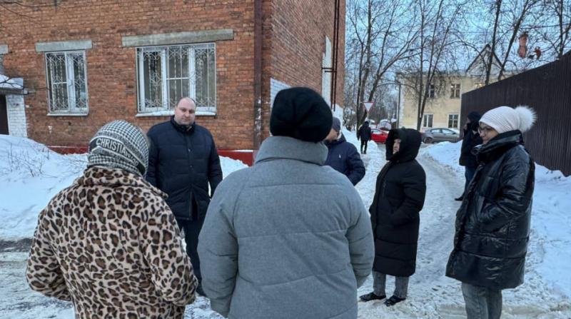 Кирилл Кудряшов провел встречу с жителями во дворе многоквартирного дома