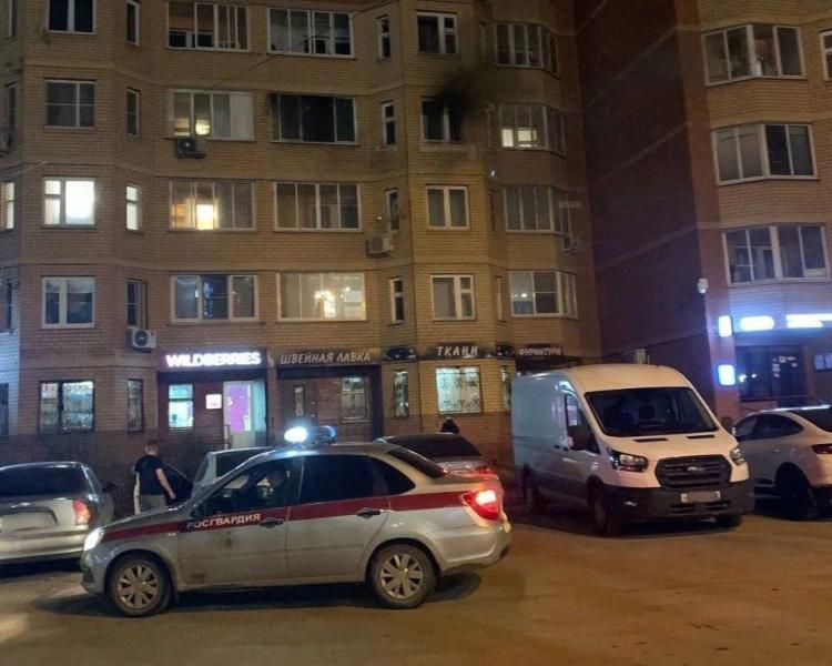 В Щелково росгвардейцы эвакуировали порядка 40 человек из задымленного подъезда жилого дома