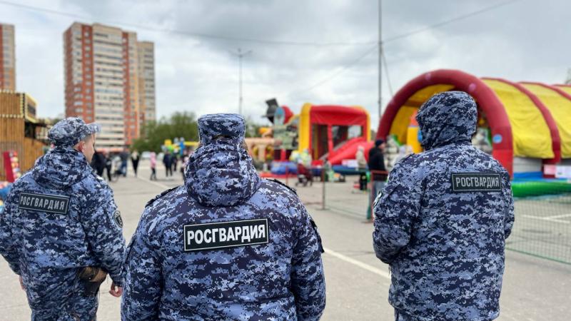 Чеховские Росгвардейцы обеспечили безопасность празднования Дня Победы